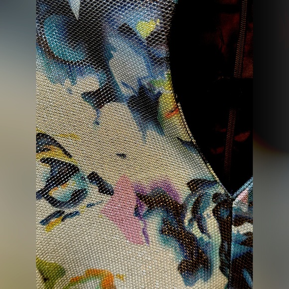 Elegant and Interesting Sharrone evening dress with 3/4 length sleeves - Picture 10 of 11